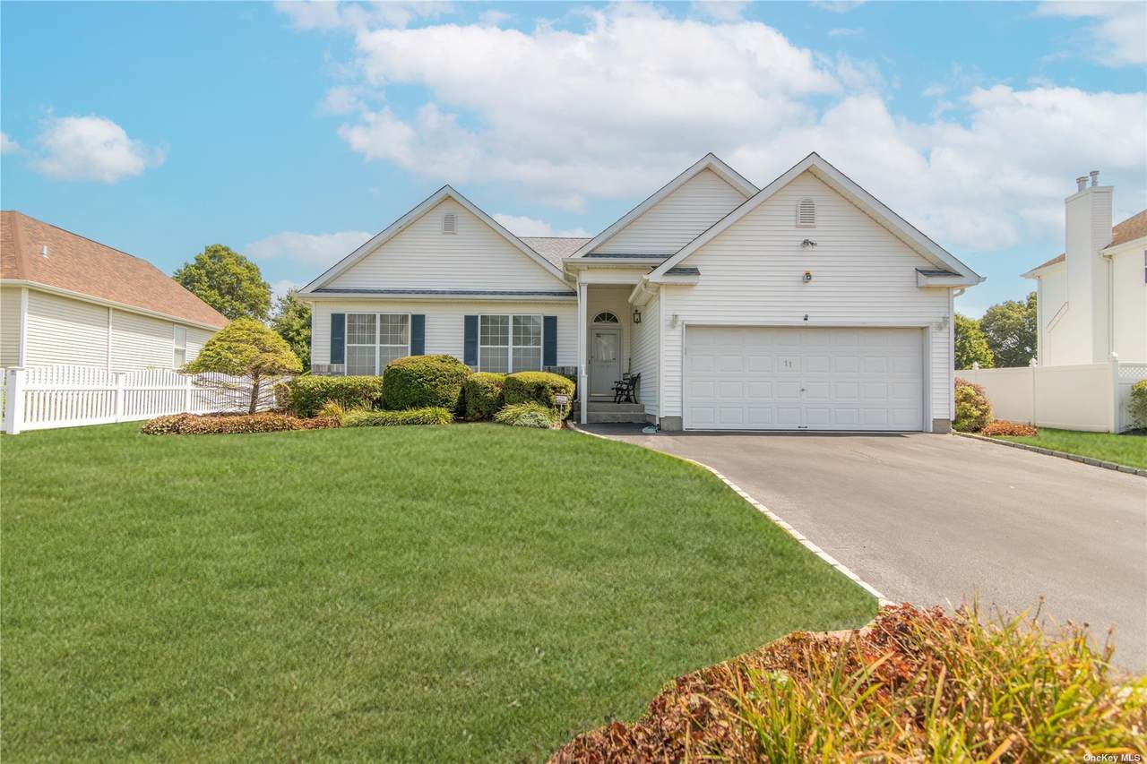11 Laurel Lane - Photo 1