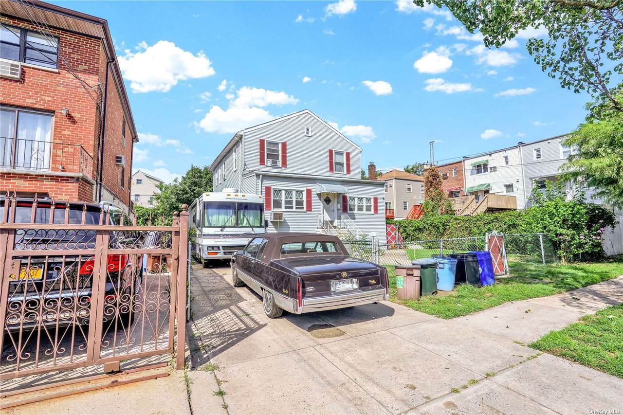 743 Hollywood Avenue - Photo 1