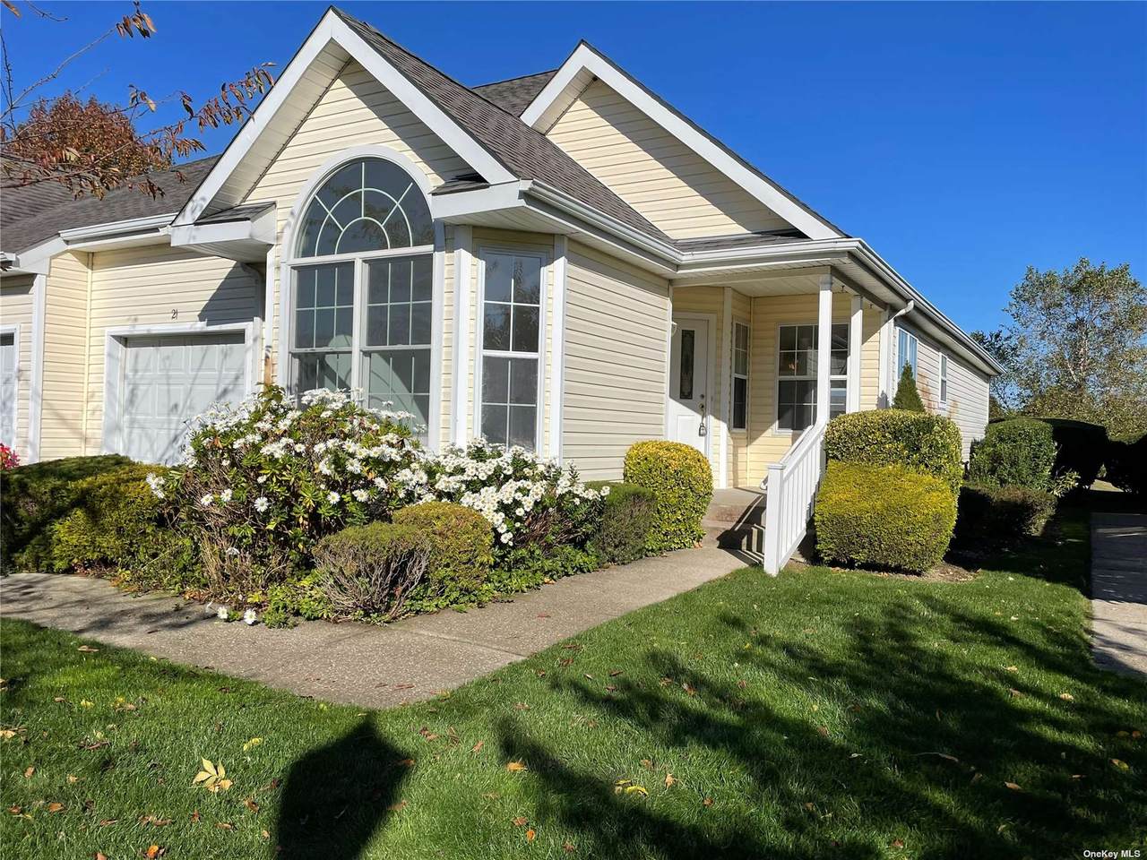 21 Lakeview Court - Photo 1