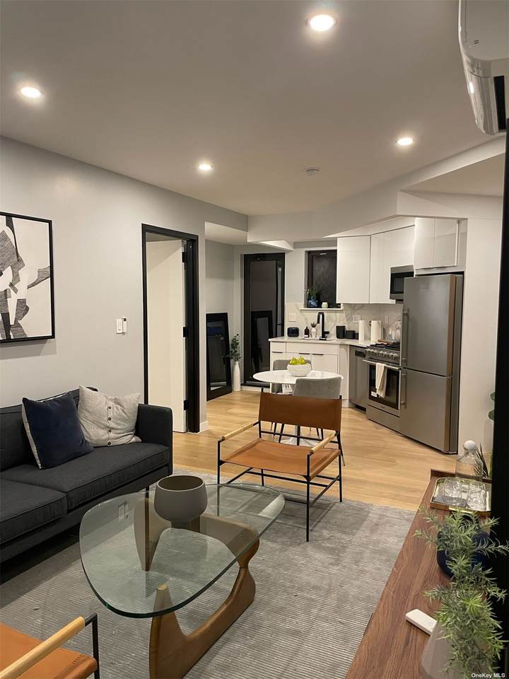 116-17 Grosvenor Lane - Photo 1