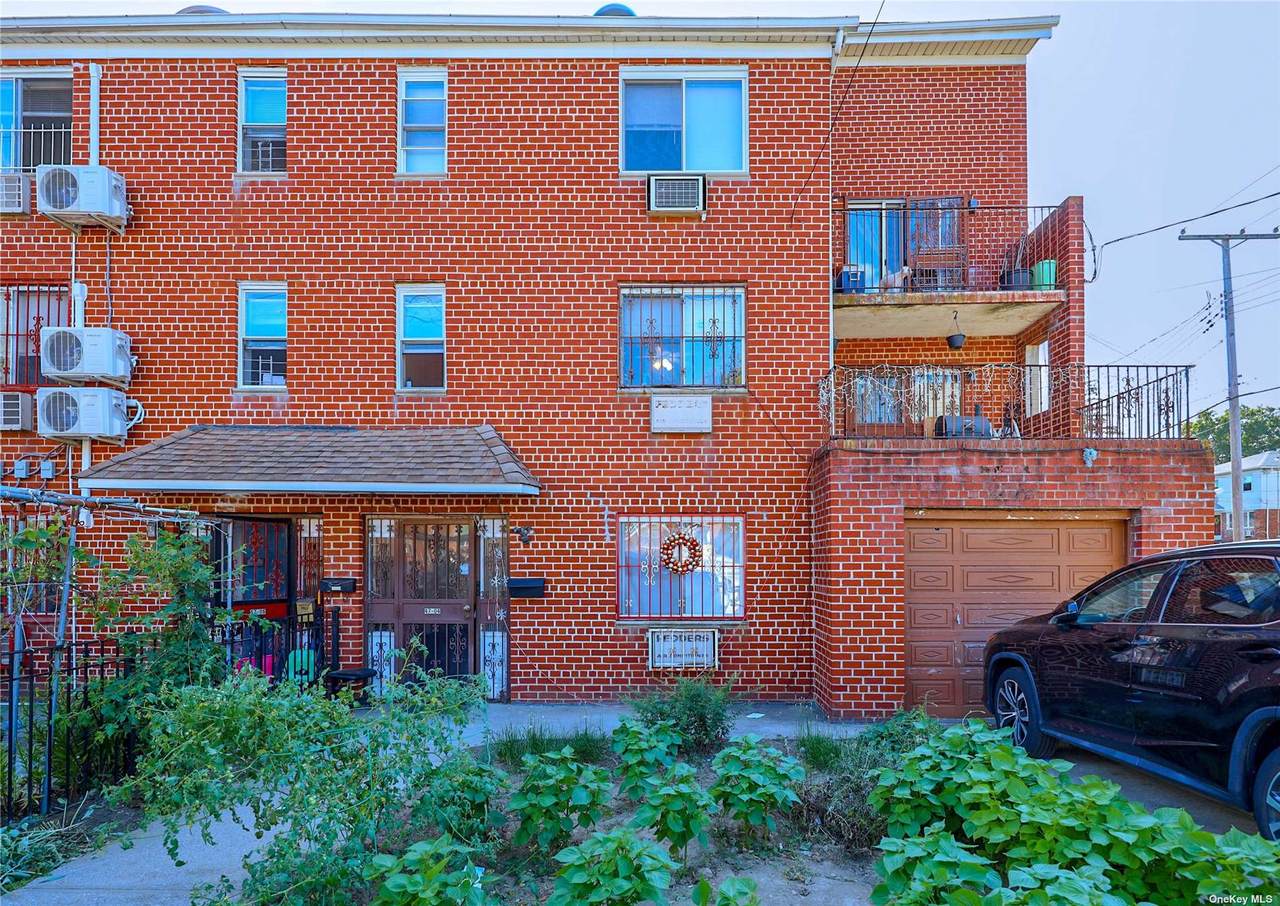 4704 Burling Street - Photo 1