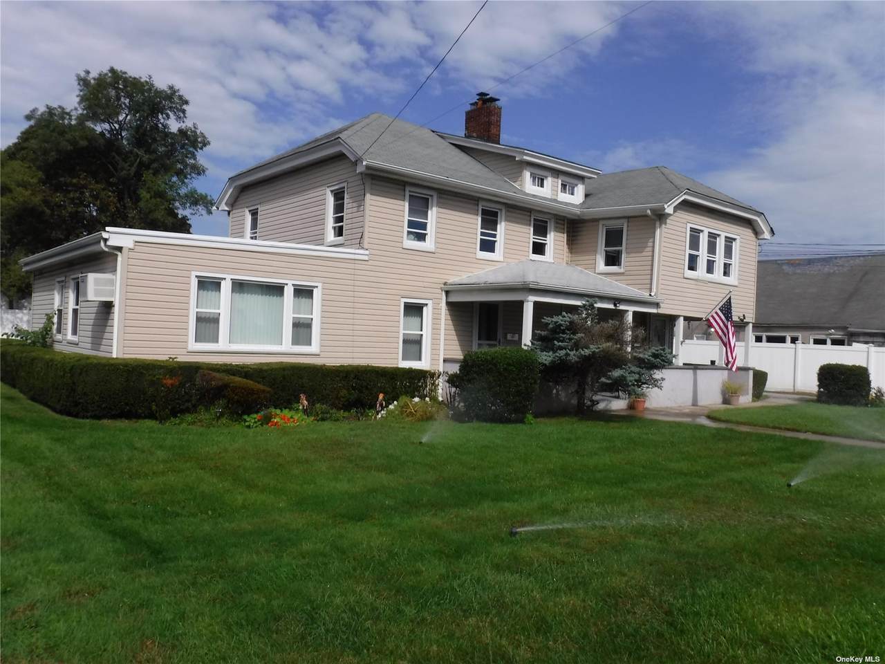 76 Solomon Avenue - Photo 1