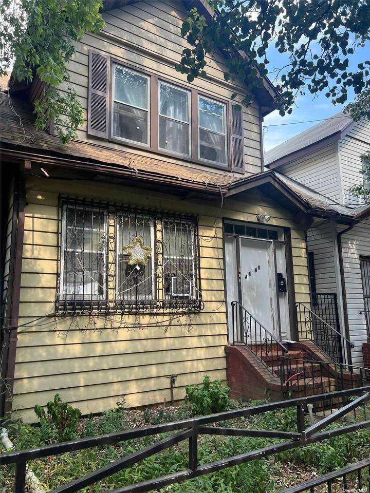 41-41 Denman Street - Photo 1
