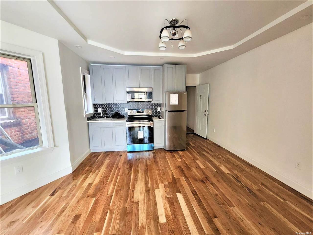 193-12 Linden Boulevard - Photo 1