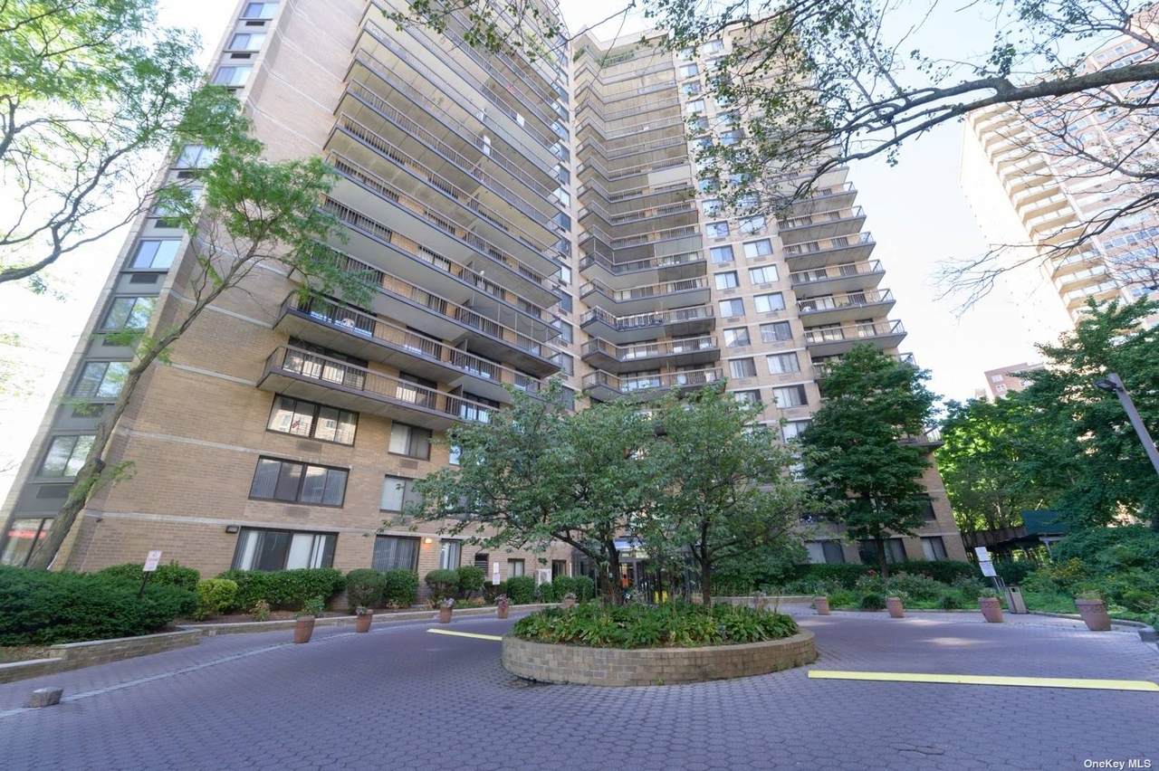 138-35 Elder Avenue - Photo 1