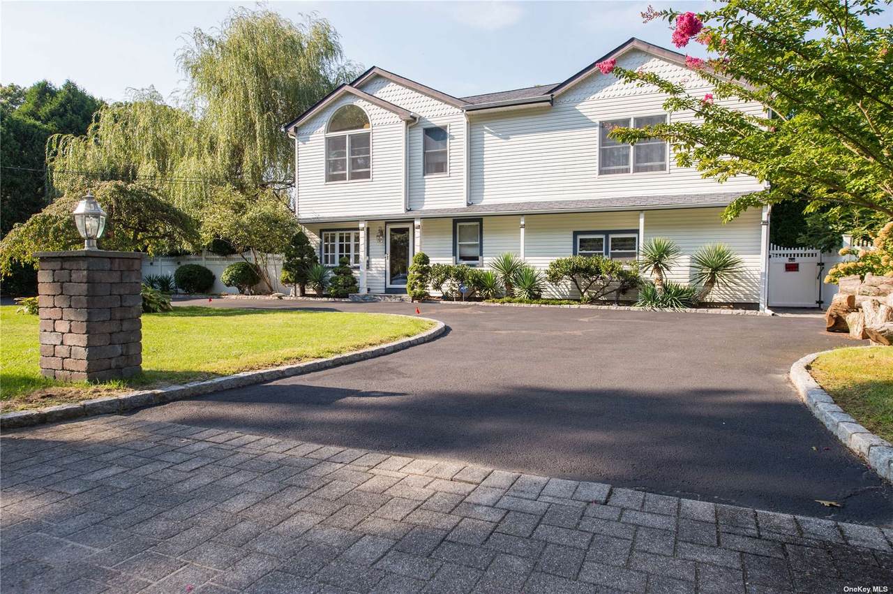 15 Laurel Lane - Photo 1
