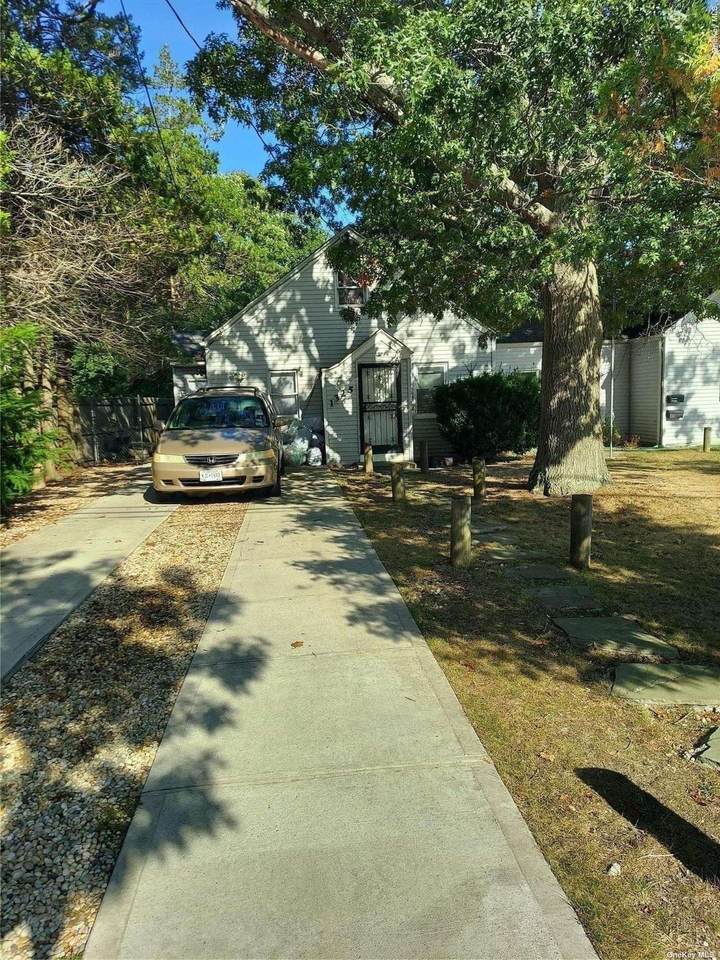 1325 Peters Boulevard - Photo 1