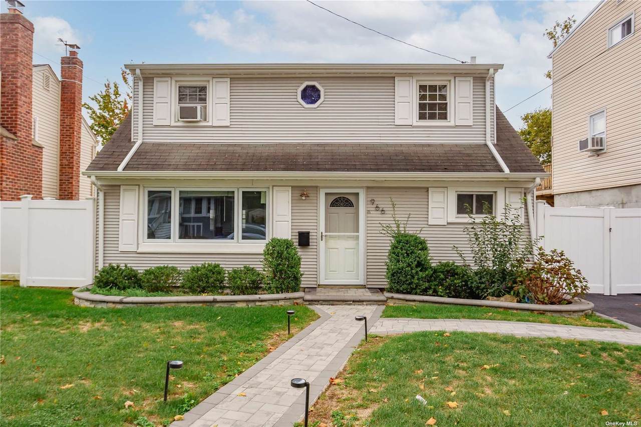 966 Hayes Street - Photo 1