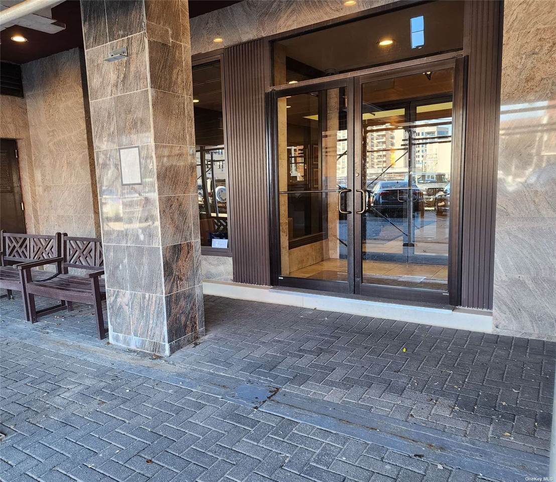 55 Monroe Boulevard - Photo 1
