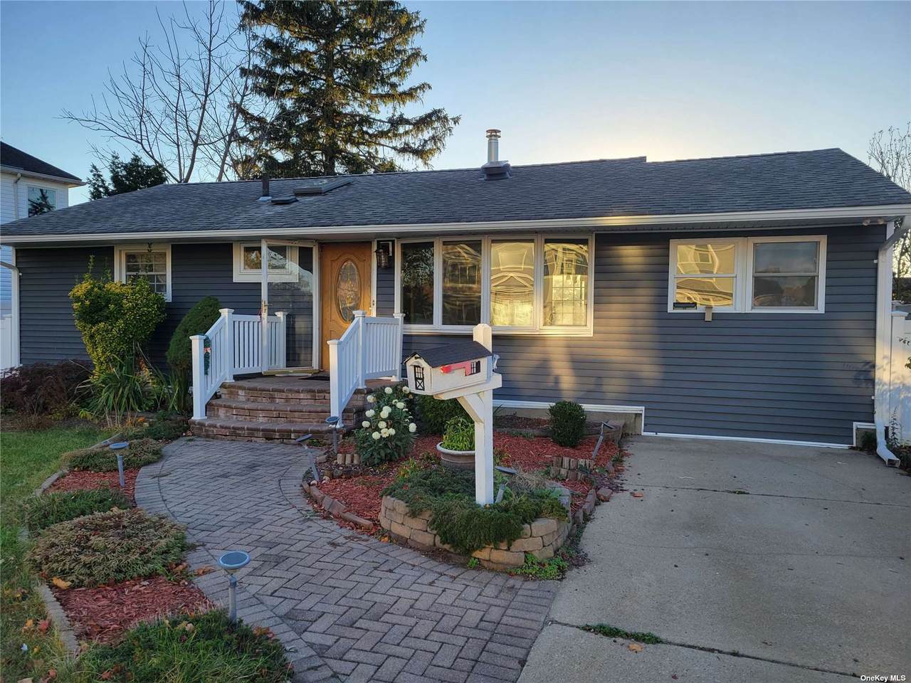 27 Janet Drive - Photo 1