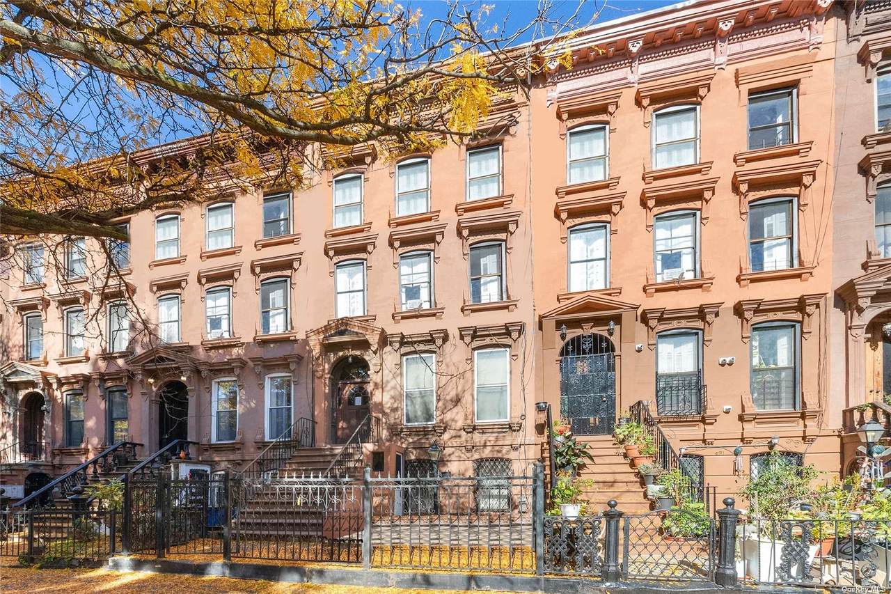 489 Willoughby Avenue - Photo 1