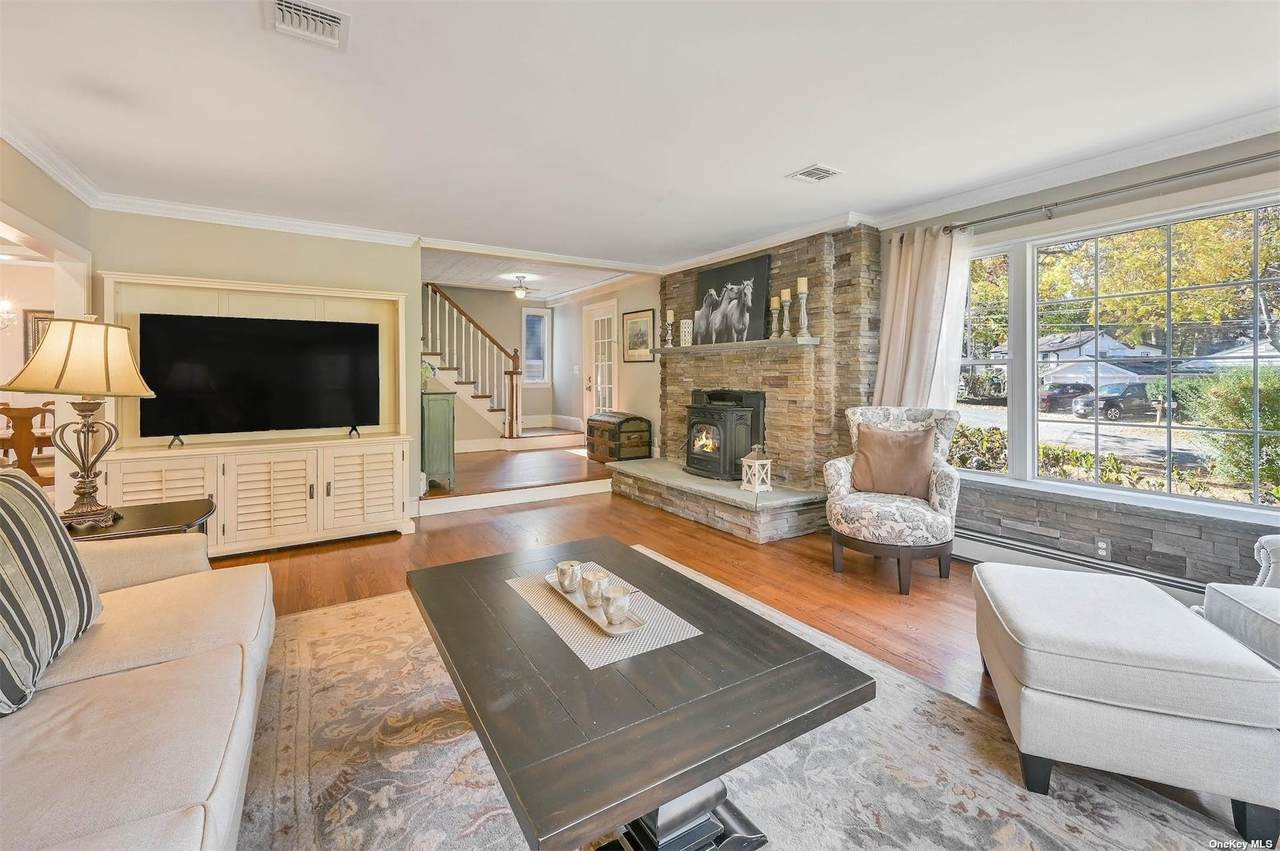 55 Westbury Drive - Photo 1