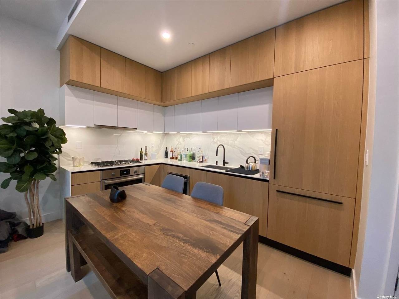 5 Court Square - Photo 1