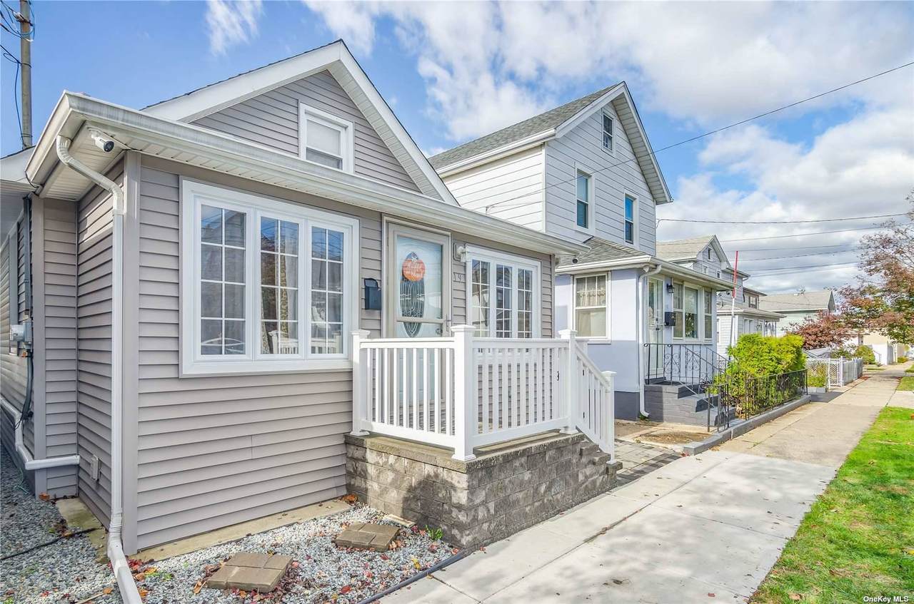 19 3rd Avenue - Photo 1