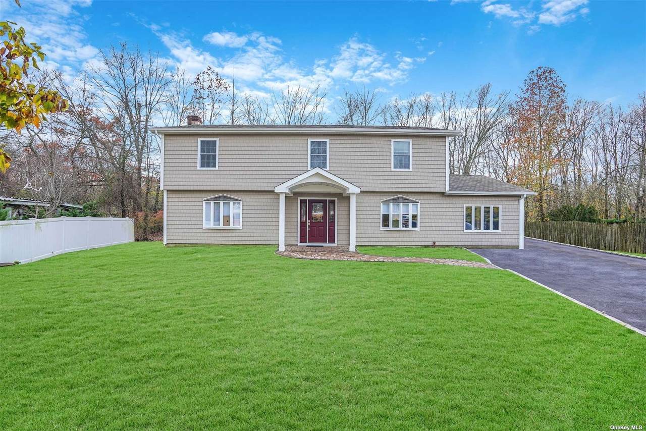 32 Hemlock Lane - Photo 1