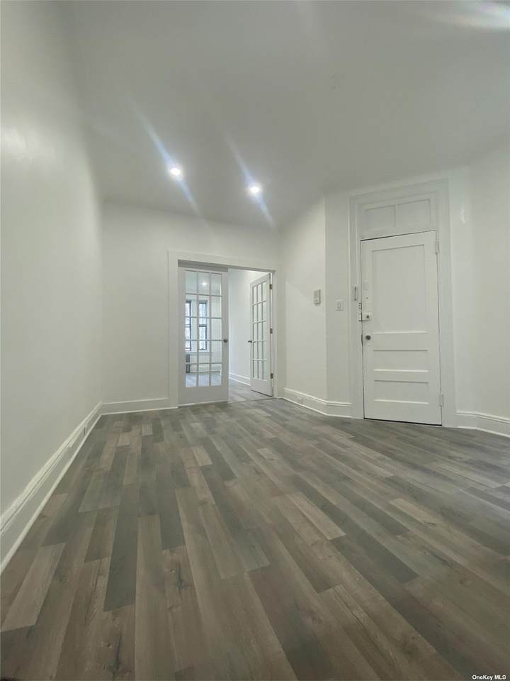 21-59 42nd Street - Photo 1