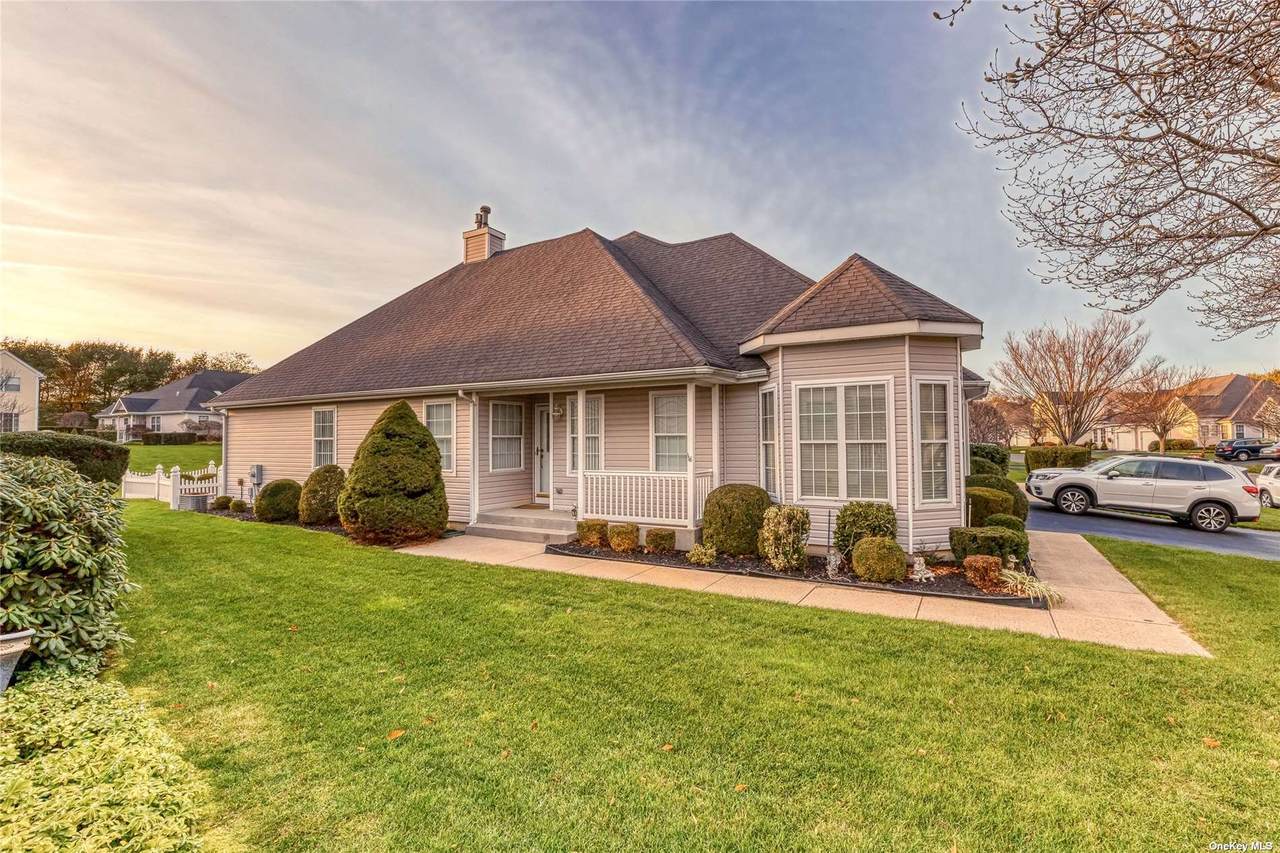 100 Scenic Lake Drive - Photo 1