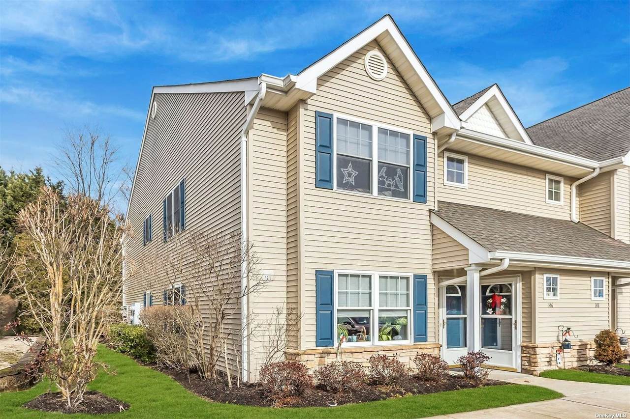 145 Morley Circle - Photo 1