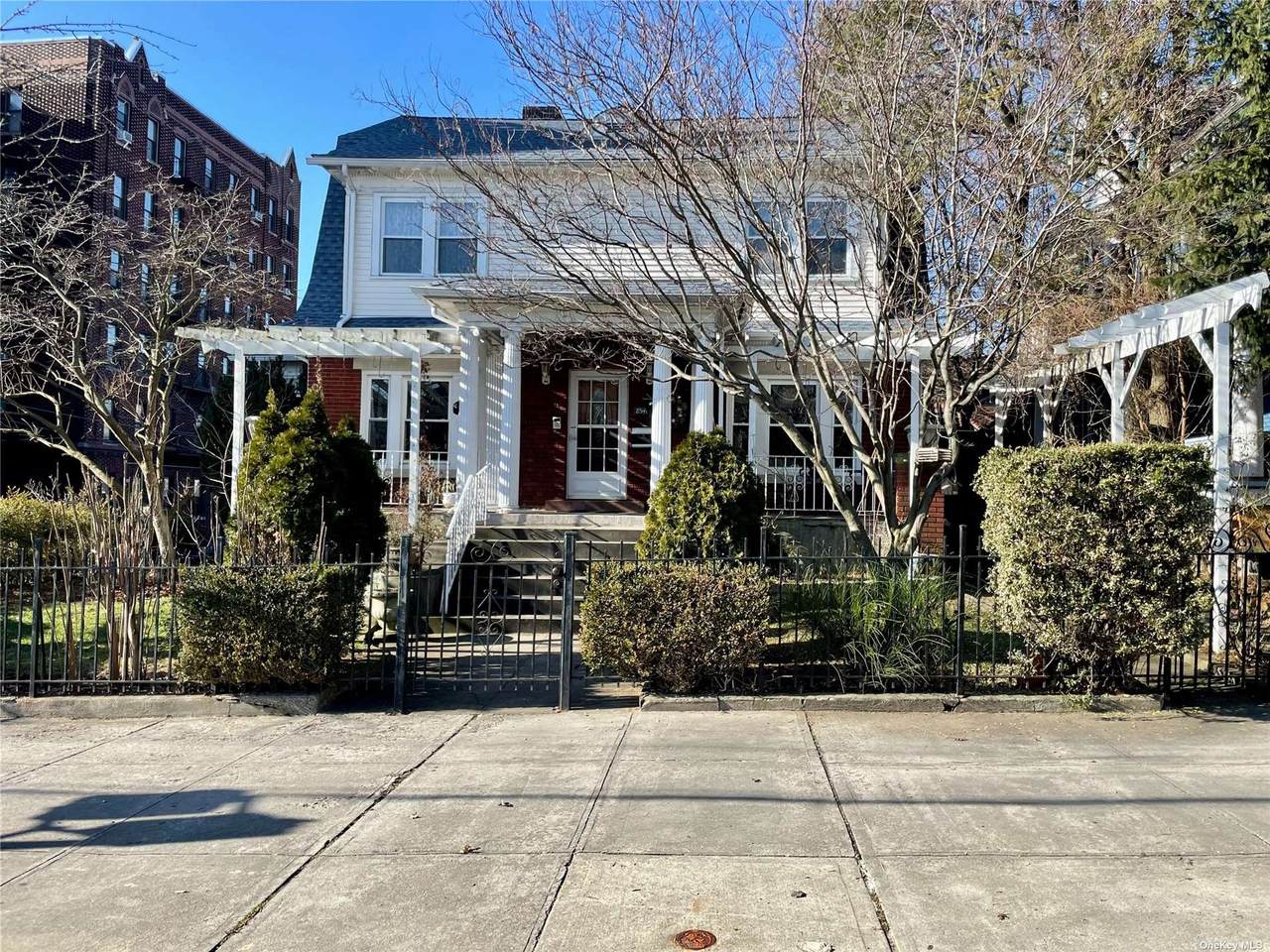 85-40 Forest Parkway - Photo 1