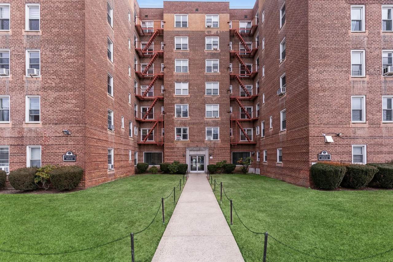 30-11 Parsons Blvd - Photo 1