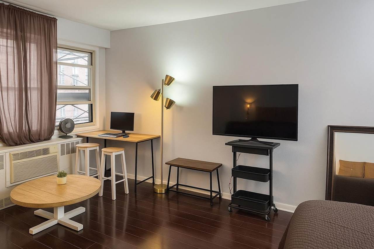 245 35 Street - Photo 1