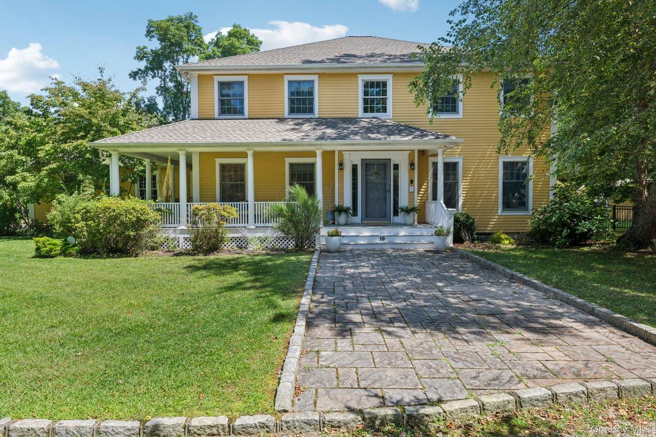 19 Oak Meadow Lane - Photo 1