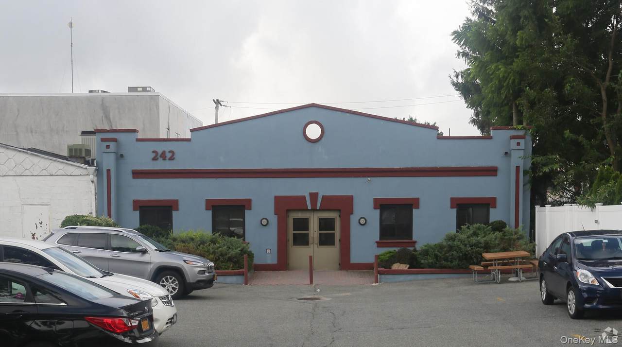 242 Drexel Avenue - Photo 1