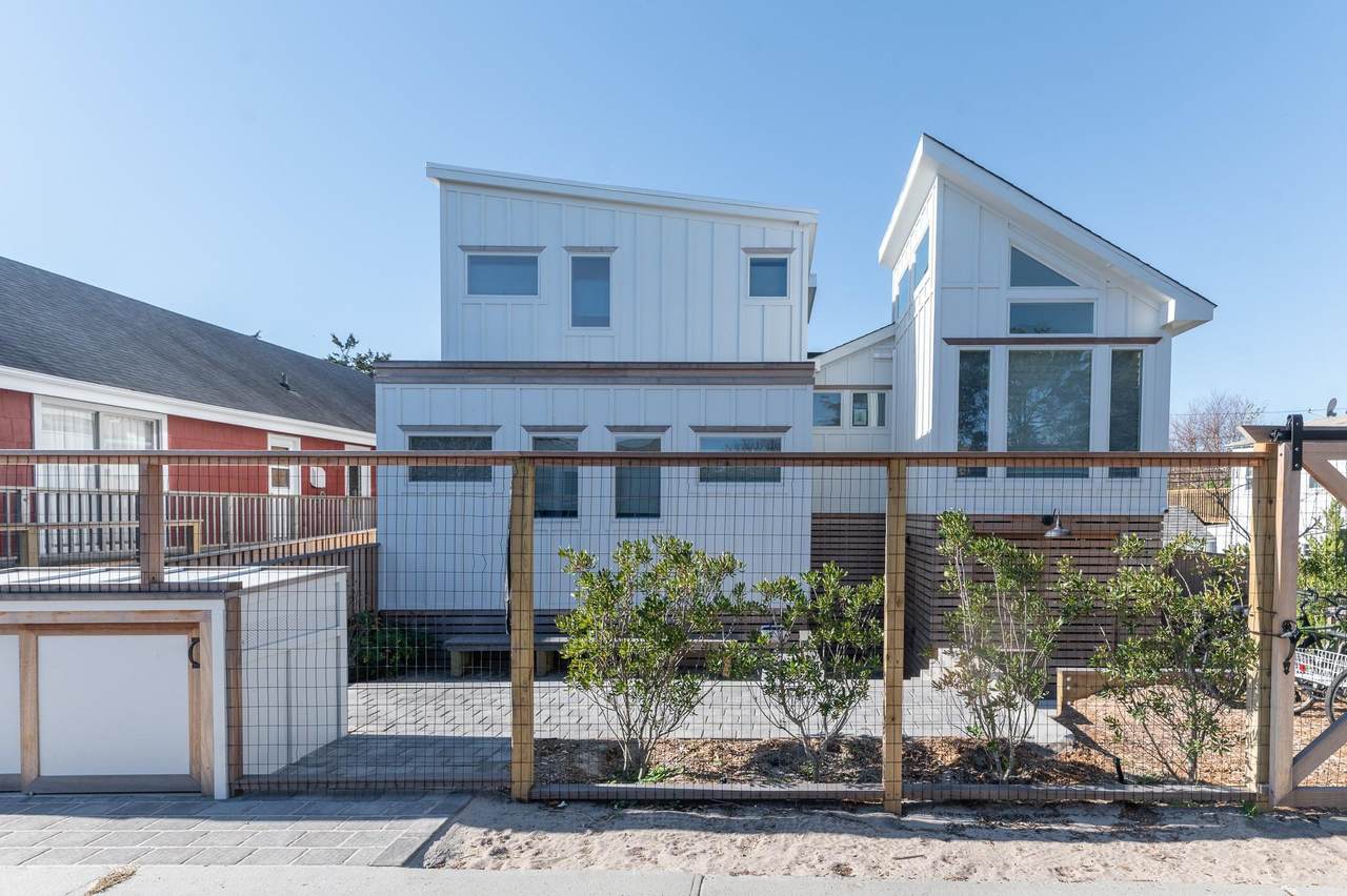 64 Bungalow Walk - Photo 1