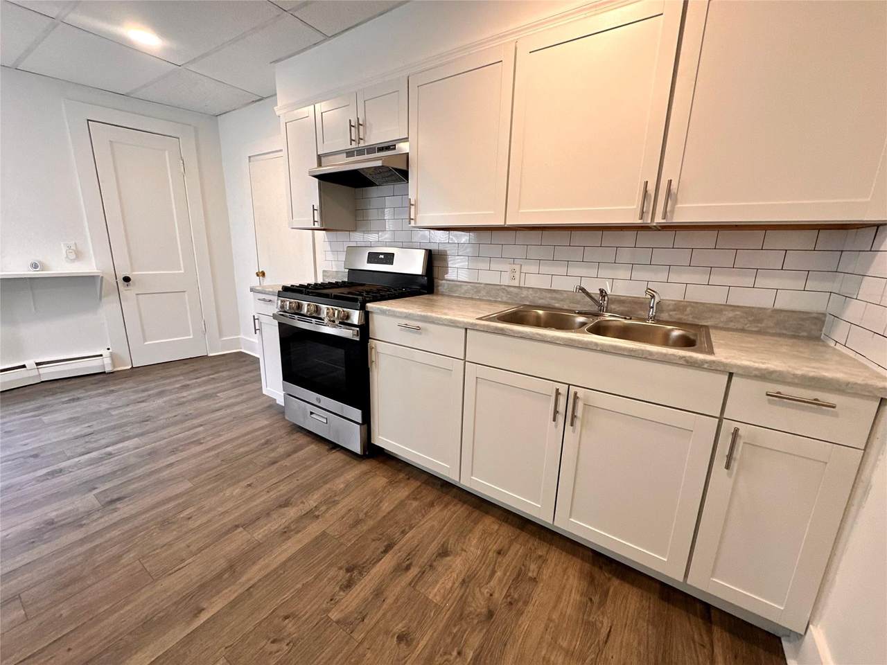 76 Vineyard Avenue - Photo 1