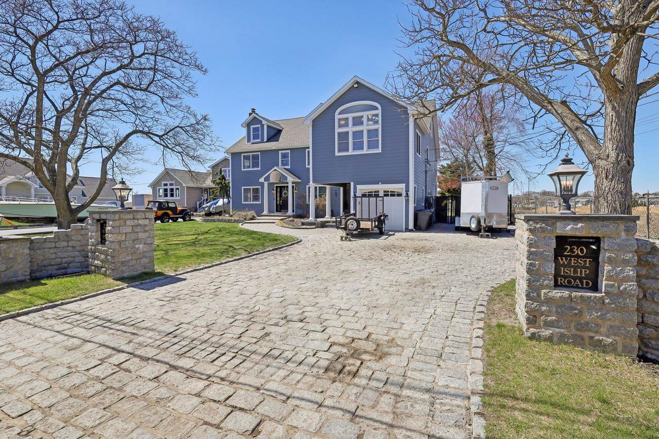 230 Islip Road - Photo 1