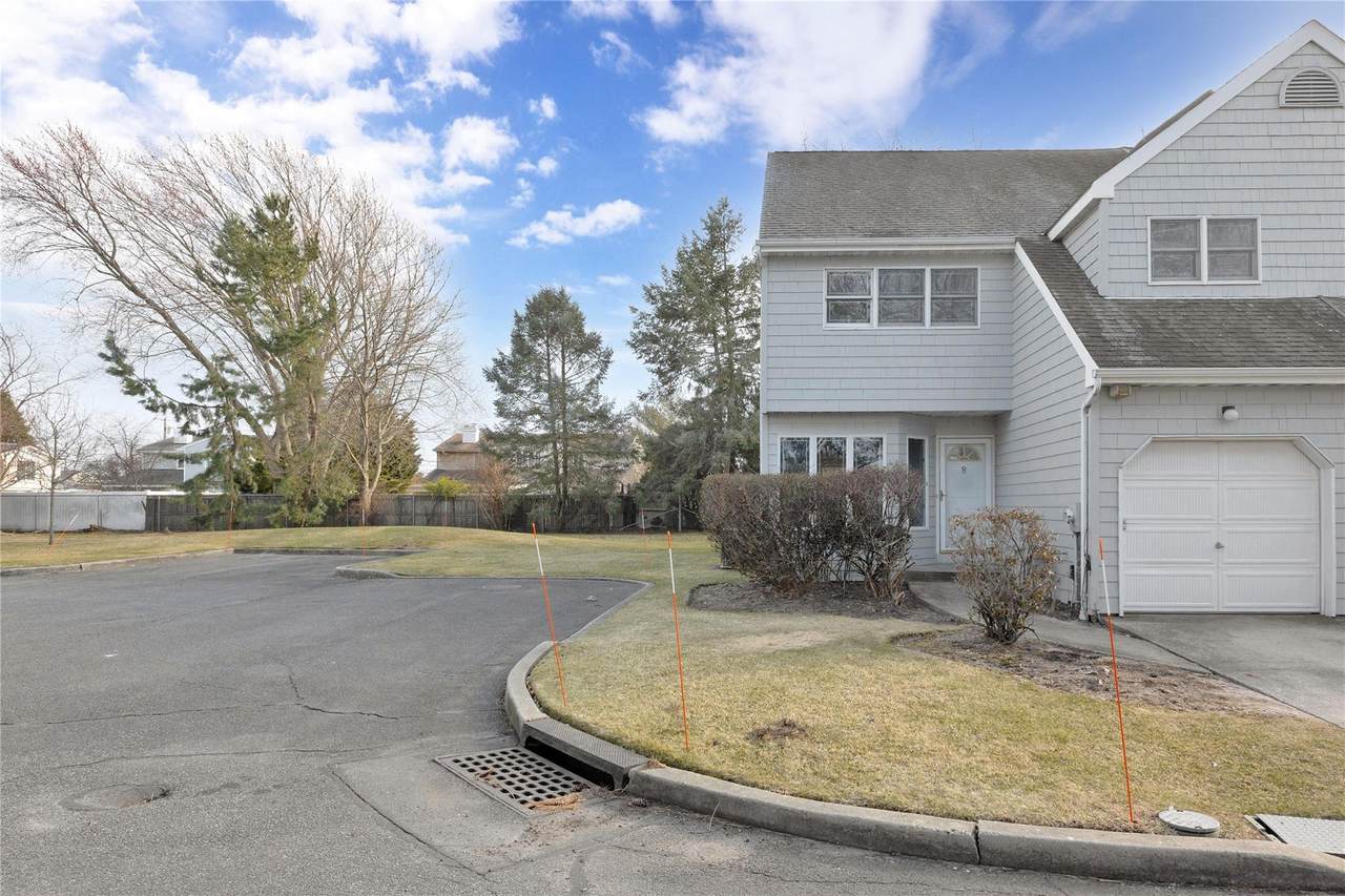 8 Beach Manor Court - Photo 1