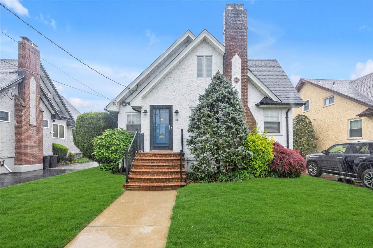 19 Cortelyou Road - Photo 1