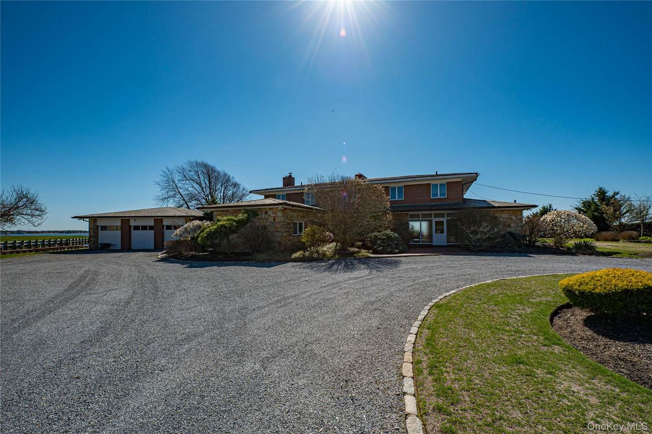 101 West Lane - Photo 1