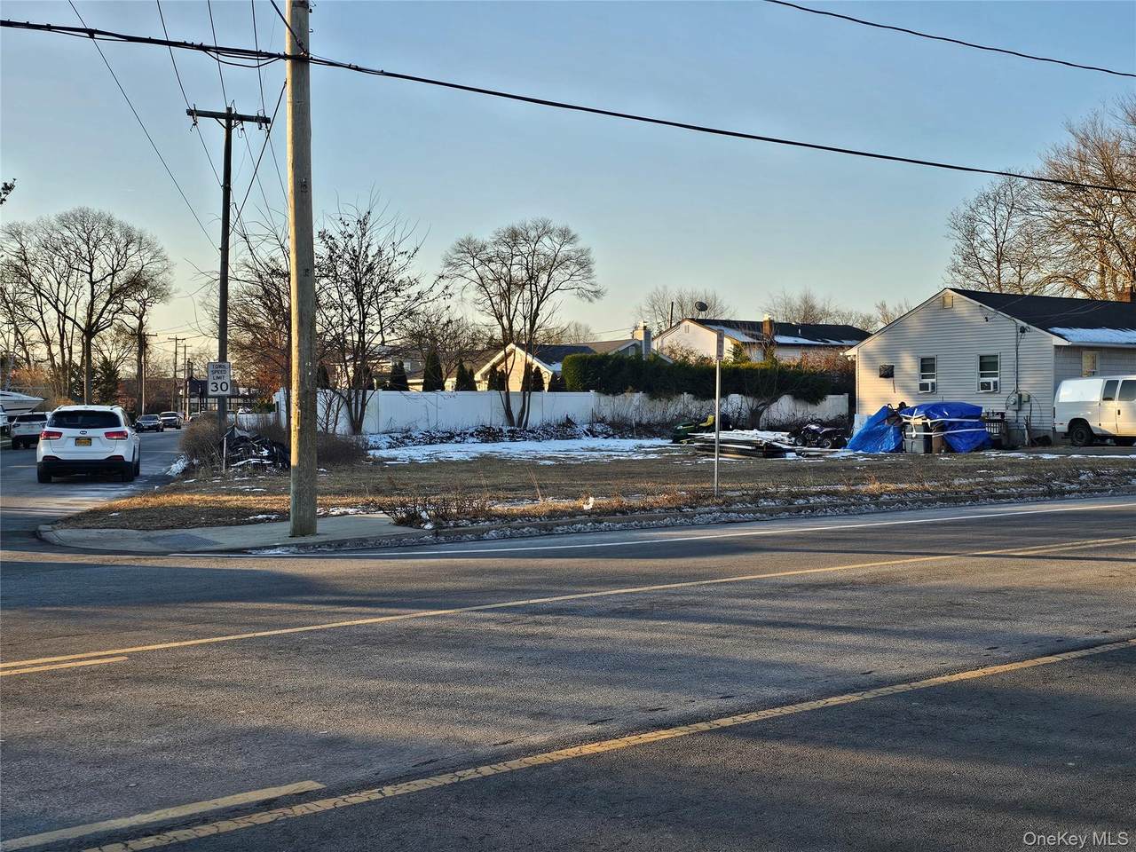  Beach Street, Union Boulevard - Photo 1