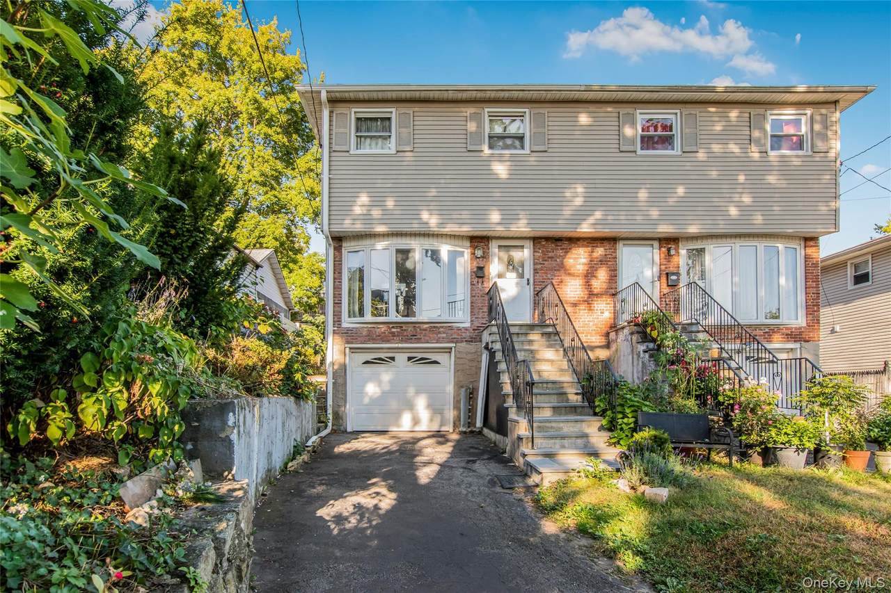 18 South Circle - Photo 1