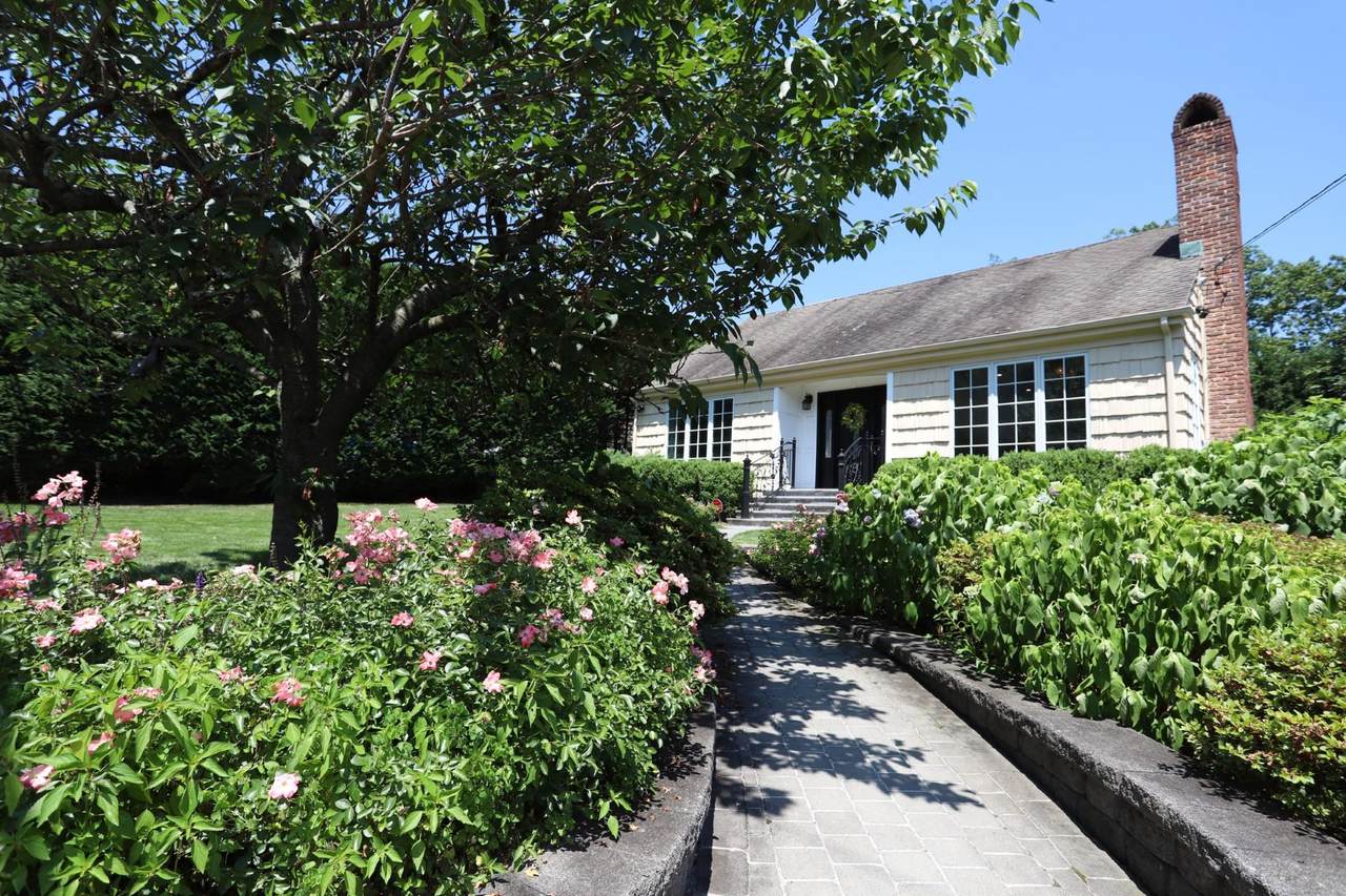 8 Hazel Road - Photo 1