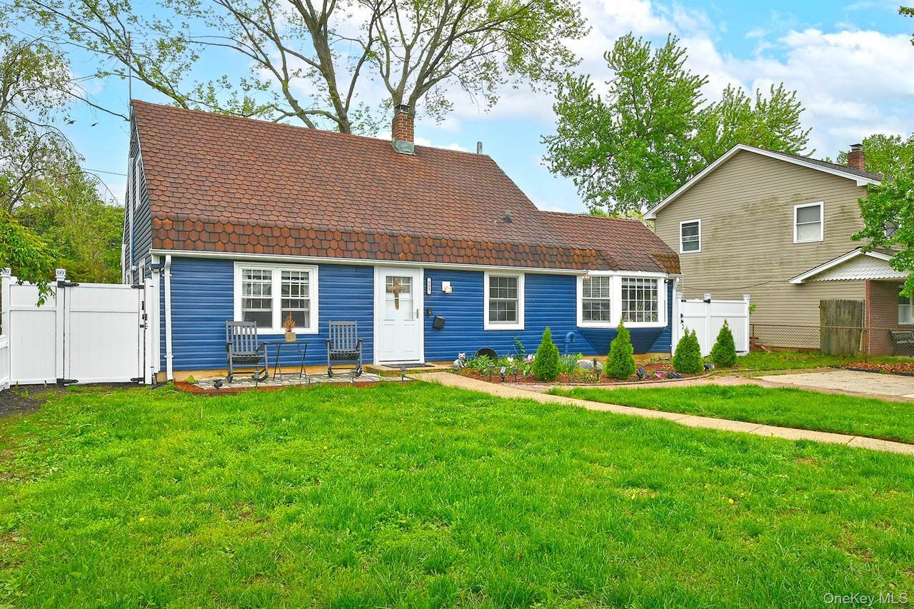 133 Spring Lane - Photo 1