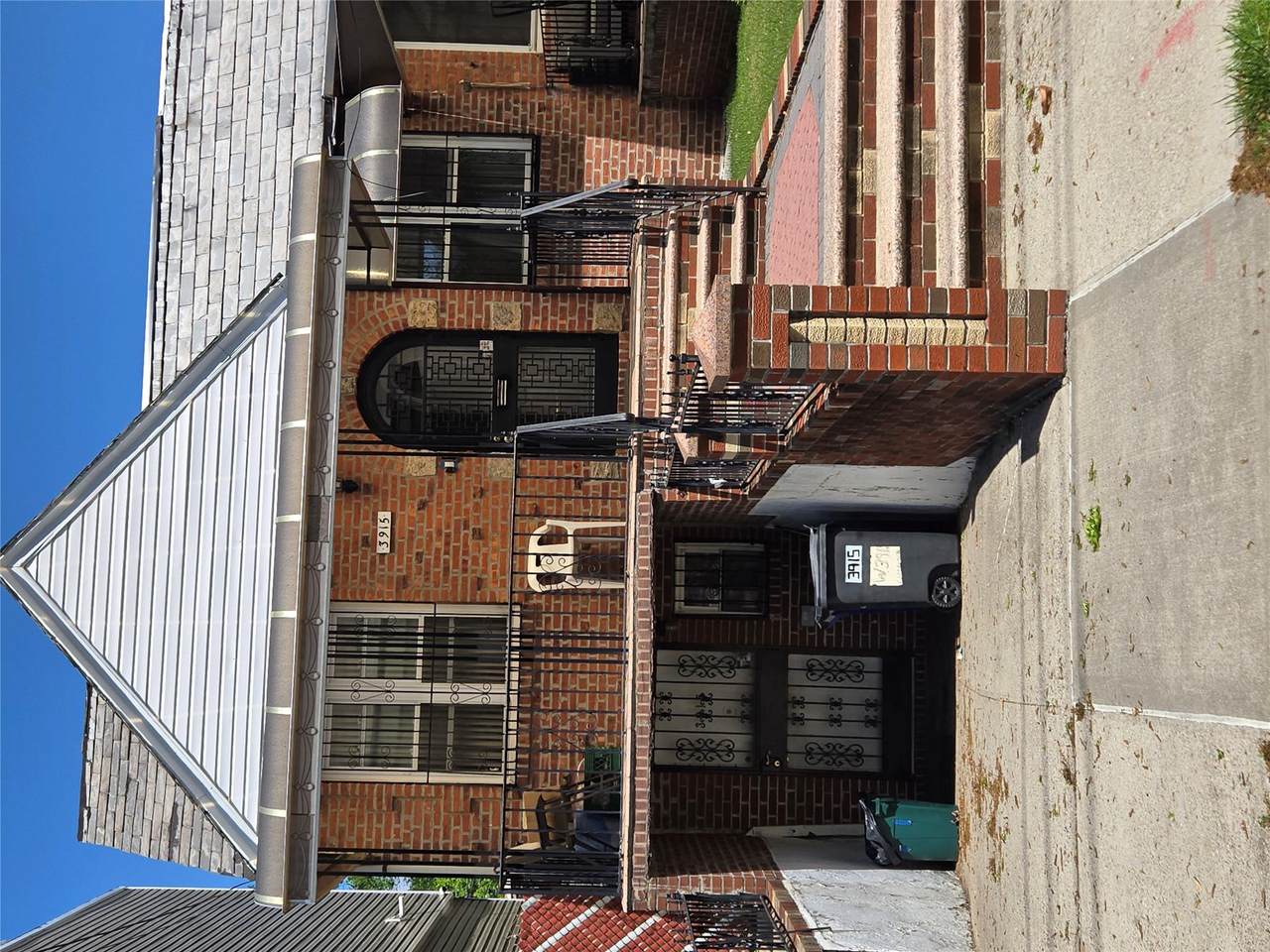 3915 Clarendon Road - Photo 1