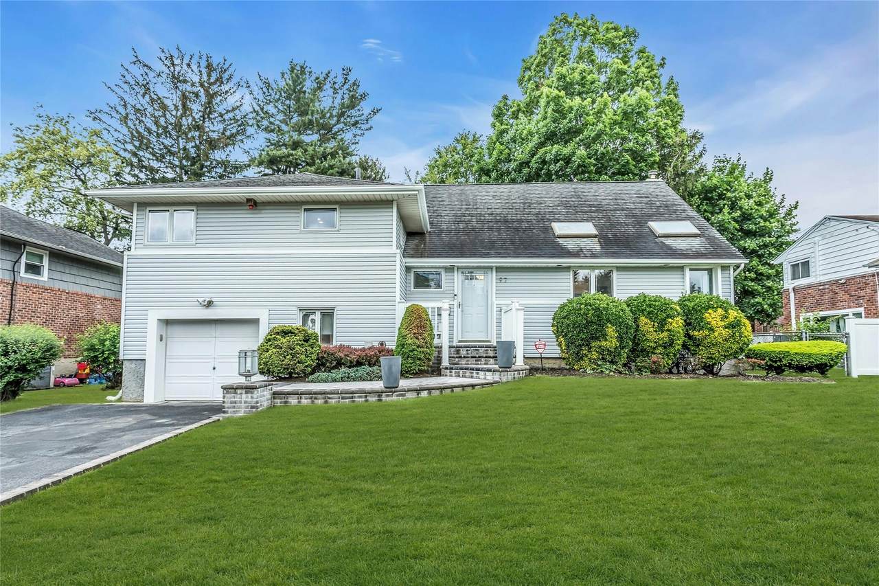 97 Westbury Avenue - Photo 1