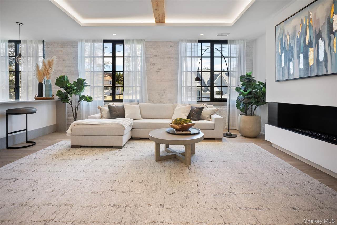 41 Richmondville Avenue - Photo 1