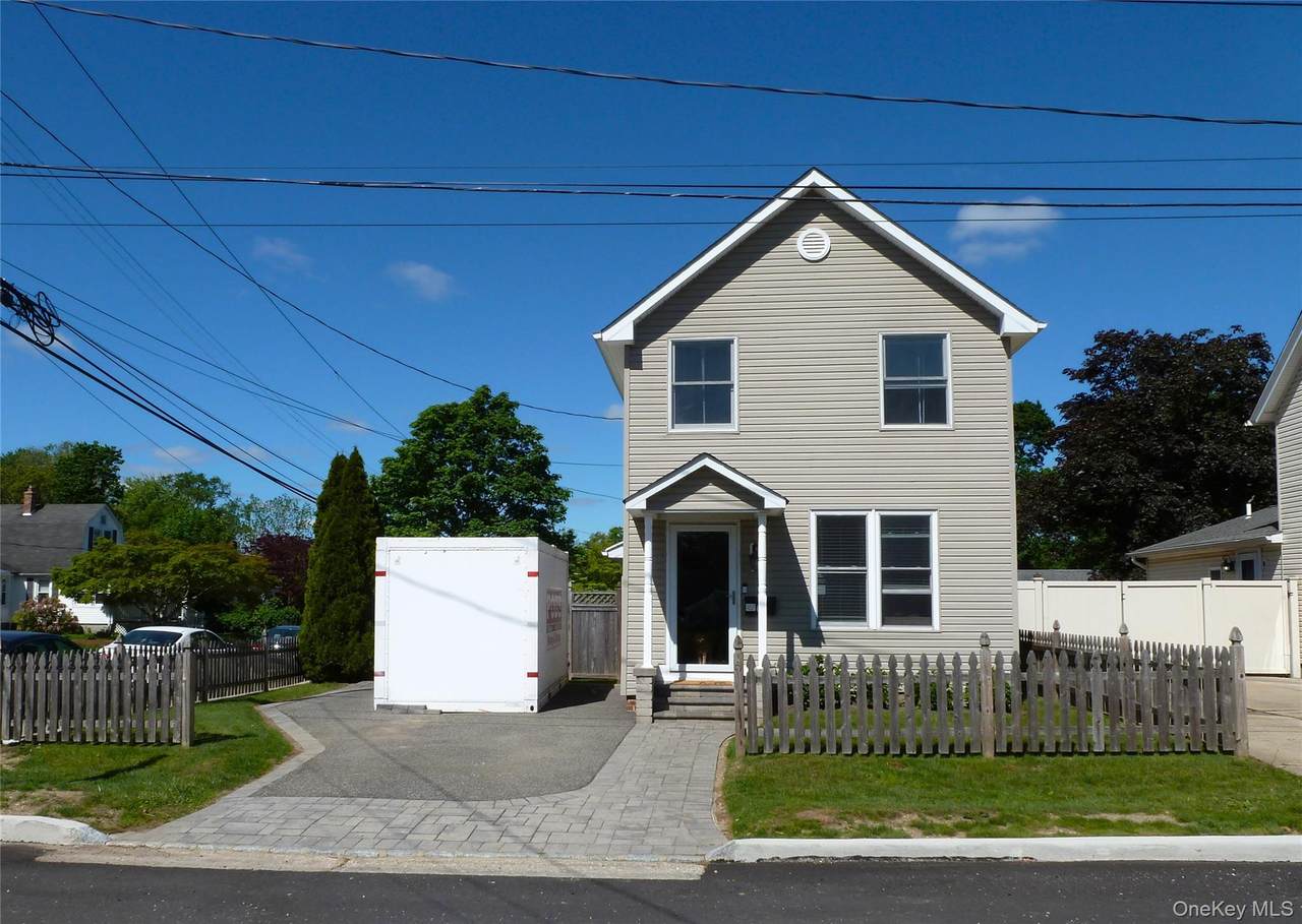 66 Evergreen Avenue - Photo 1