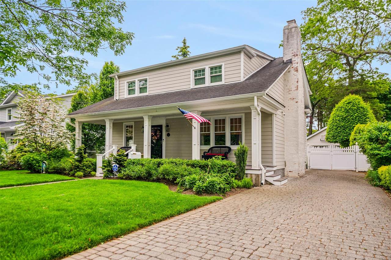 70 Loines Avenue - Photo 1