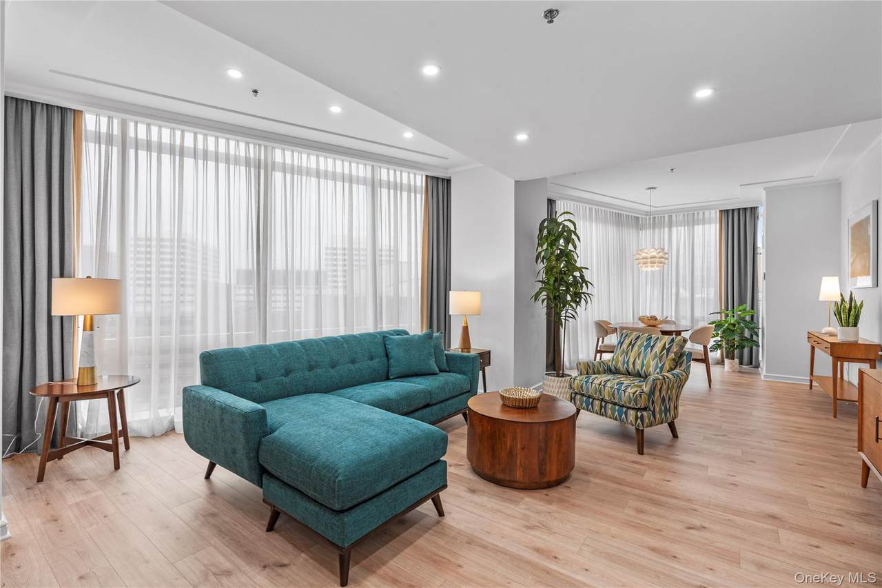 1 Renaissance Square - Photo 1