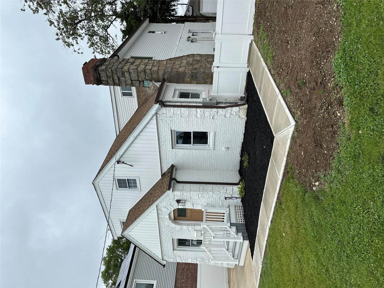 84 Windsor - Photo 1