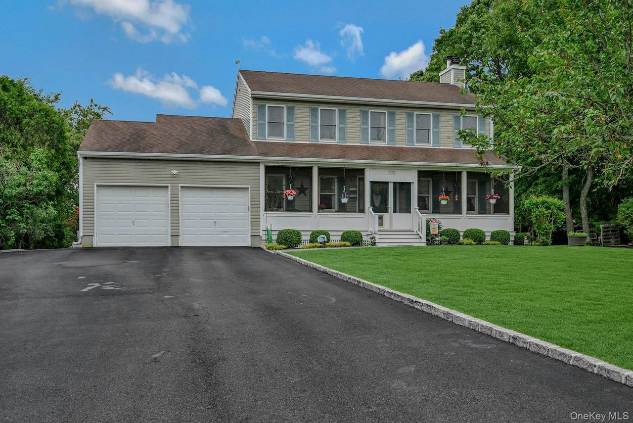 370 Pheasant Place - Photo 1