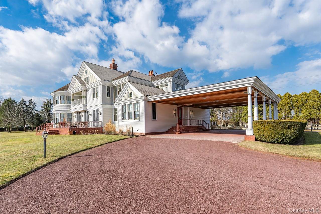 6133 Sound Avenue - Photo 1