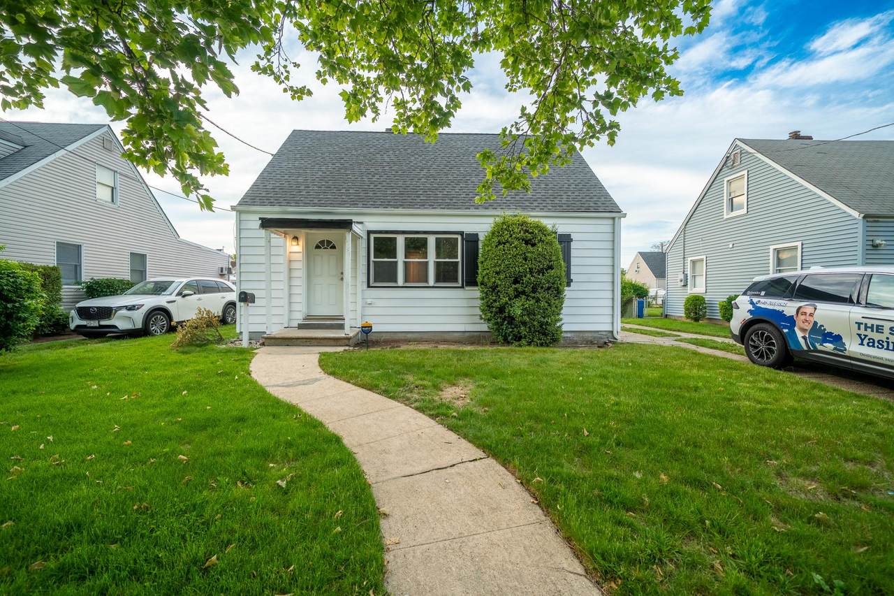 31 Peninsula Boulevard - Photo 1