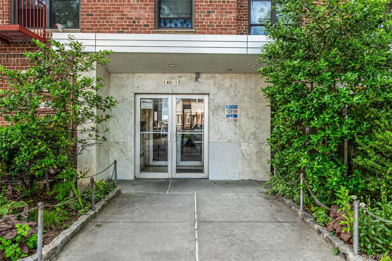 140-15 Holly Avenue - Photo 1