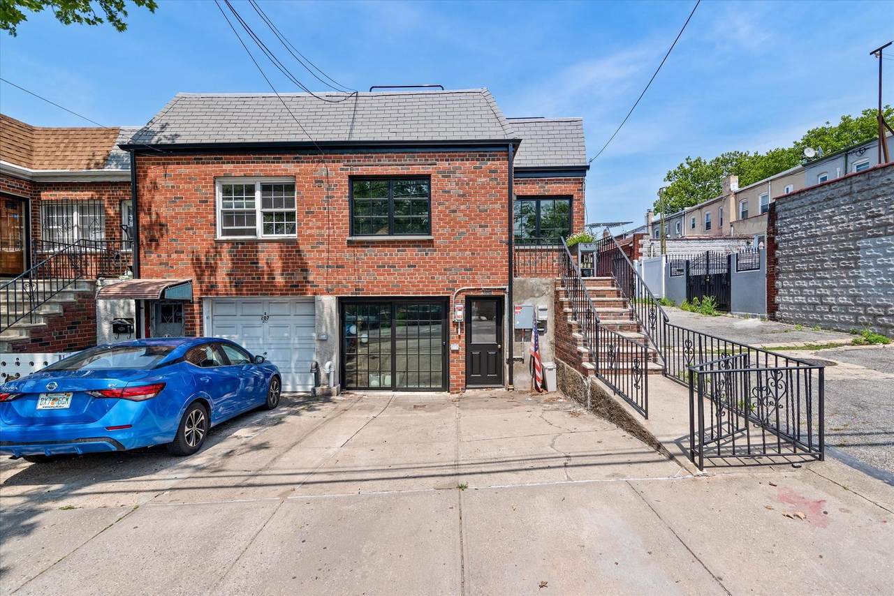209 Onderdonk Avenue - Photo 1