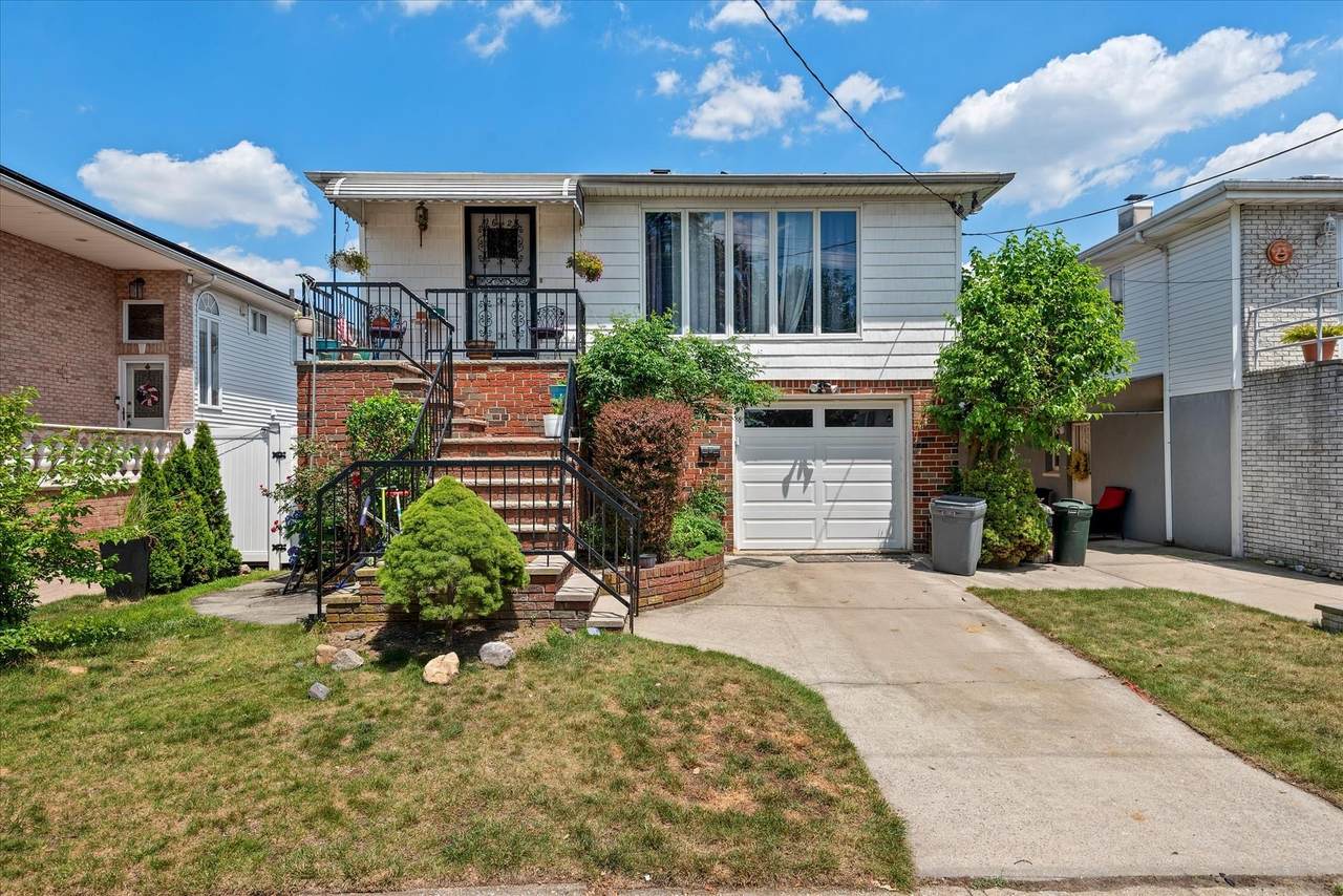 162-25 89th Street - Photo 1